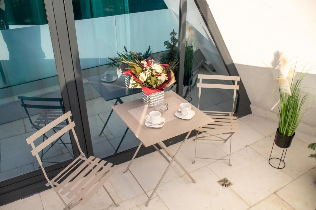 Wings Luxury Suites Apartment *